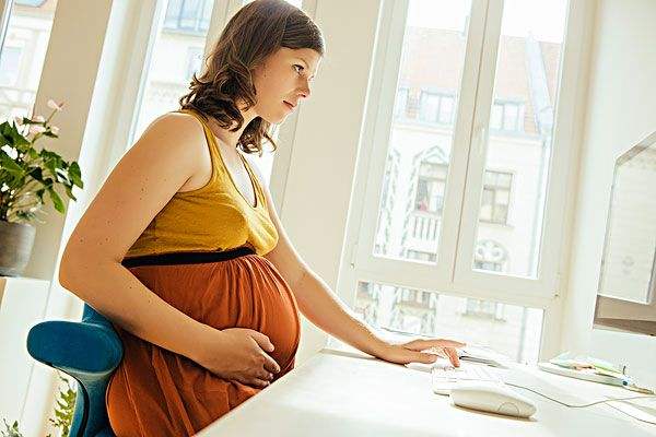 职场女性怀孕该不该放弃工作？